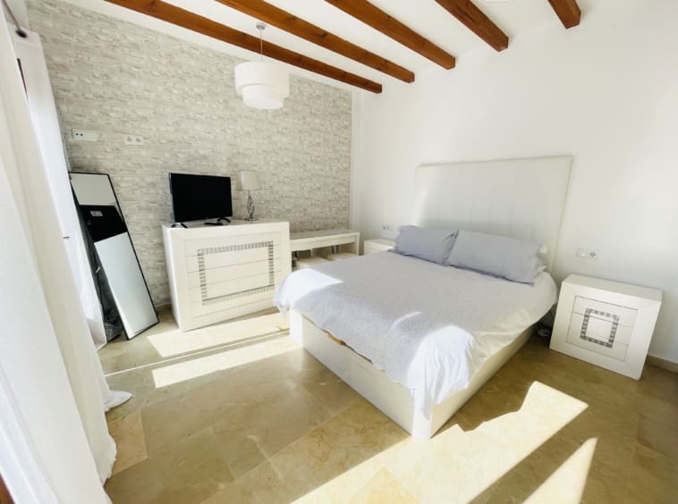 4 makuuhuone Huvila myytävänä paikassa Banos y Mendigo mukana uima-altaan - 485 000 € (Ref: 9598535)