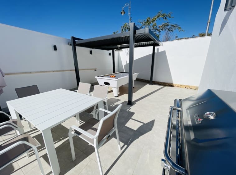 4 makuuhuone Huvila myytävänä paikassa Banos y Mendigo mukana uima-altaan - 485 000 € (Ref: 9598535)