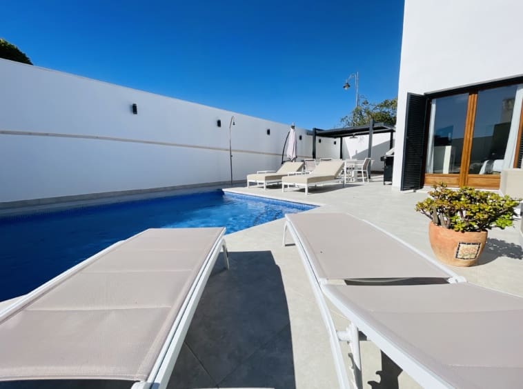 4 makuuhuone Huvila myytävänä paikassa Banos y Mendigo mukana uima-altaan - 485 000 € (Ref: 9598535)