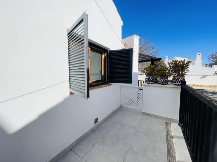 4 makuuhuone Huvila myytävänä paikassa Banos y Mendigo mukana uima-altaan - 485 000 € (Ref: 9598535)