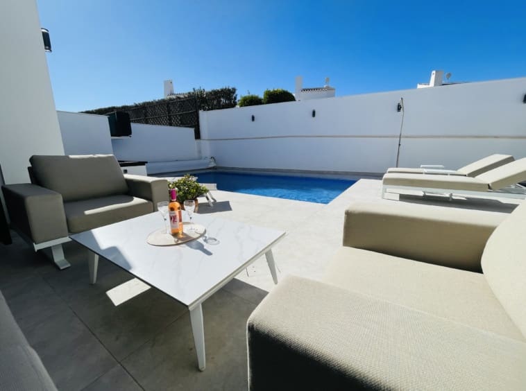 4 makuuhuone Huvila myytävänä paikassa Banos y Mendigo mukana uima-altaan - 485 000 € (Ref: 9598535)