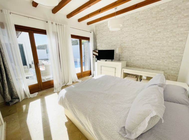 4 makuuhuone Huvila myytävänä paikassa Banos y Mendigo mukana uima-altaan - 485 000 € (Ref: 9598535)