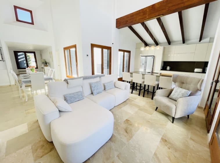 4 makuuhuone Huvila myytävänä paikassa Banos y Mendigo mukana uima-altaan - 485 000 € (Ref: 9598535)