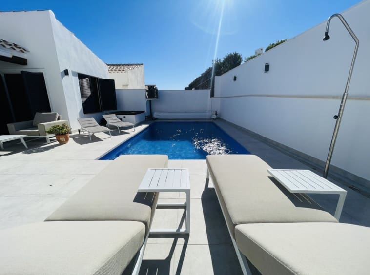 4 makuuhuone Huvila myytävänä paikassa Banos y Mendigo mukana uima-altaan - 485 000 € (Ref: 9598535)