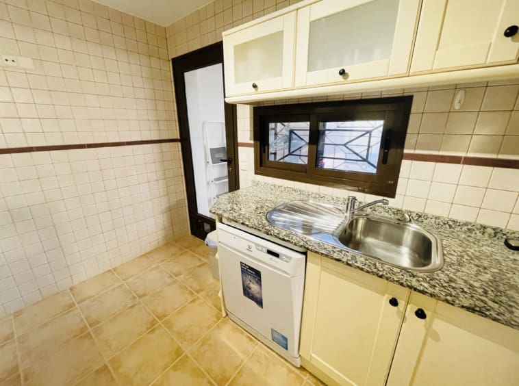 3 bedroom Townhouse for sale in San Cayetano - € 185,000 (Ref: 9627121)