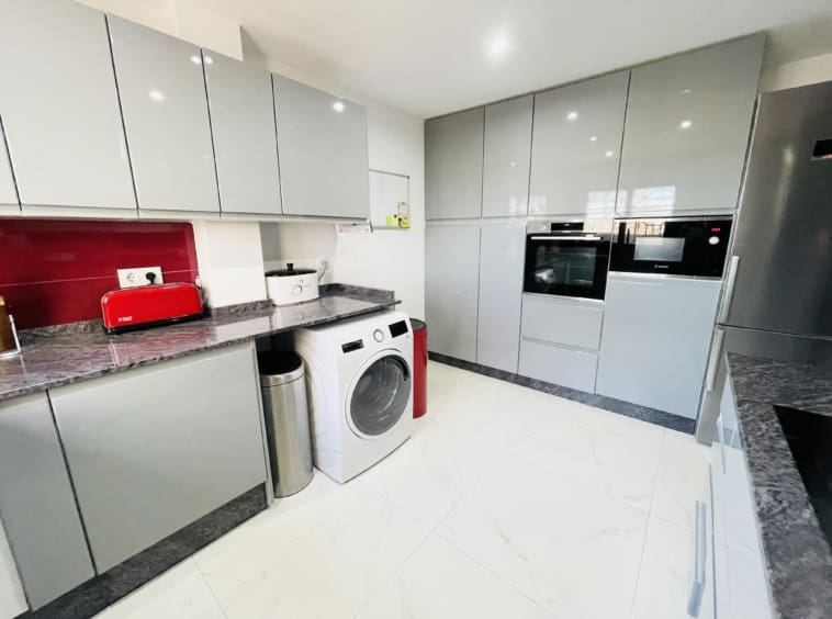 3 bedroom Townhouse for sale in San Cayetano - € 195,000 (Ref: 9627122)