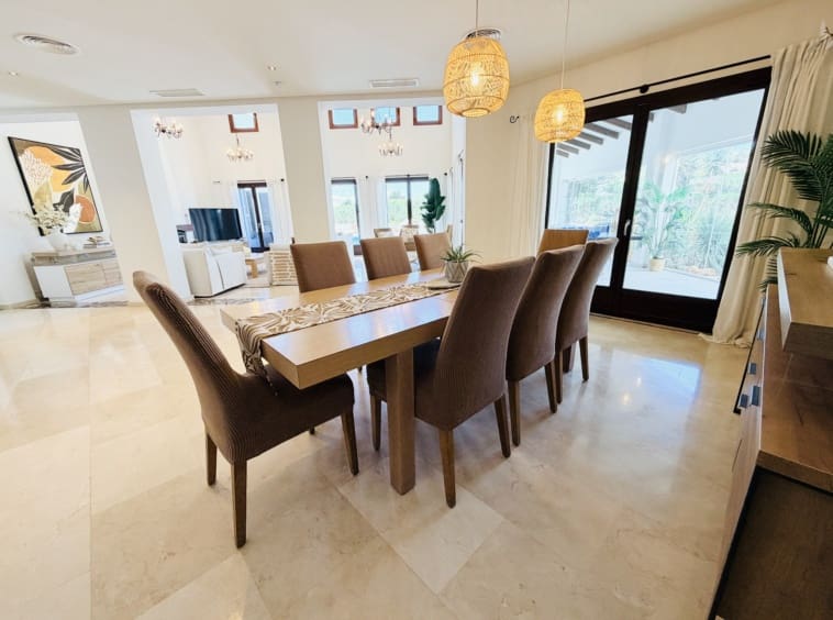 5 soverom Villa til salgs i El Valle Golf Resort med svømmebasseng - € 875 000 (Ref: 9719375)