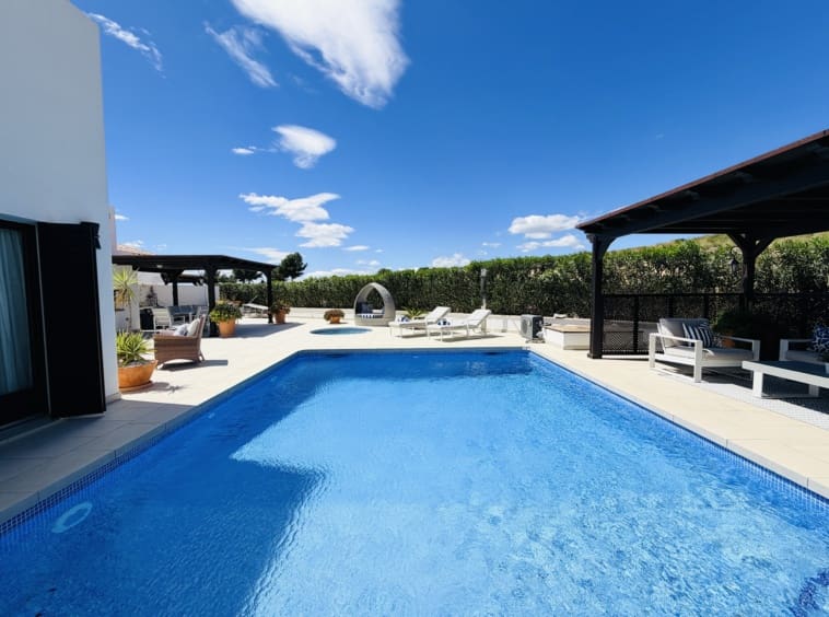 5 soverom Villa til salgs i El Valle Golf Resort med svømmebasseng - € 875 000 (Ref: 9719375)