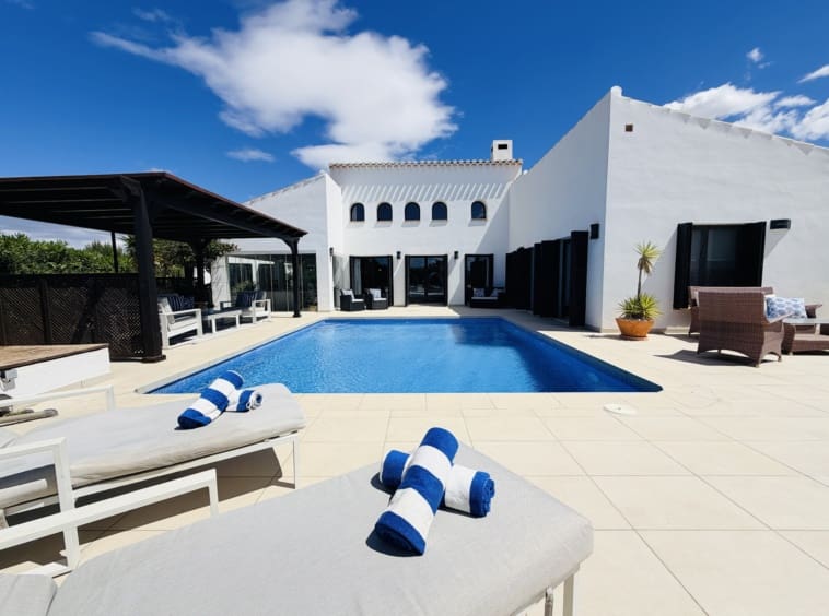 5 soverom Villa til salgs i El Valle Golf Resort med svømmebasseng - € 875 000 (Ref: 9719375)