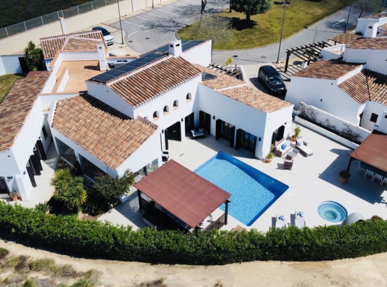 5 soverom Villa til salgs i El Valle Golf Resort med svømmebasseng - € 875 000 (Ref: 9719375)