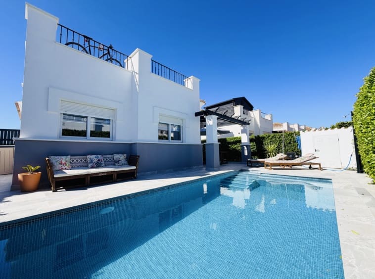 2 bedroom Villa for sale in La Torre Golf Resort with pool - € 295,000 (Ref: 9833164)