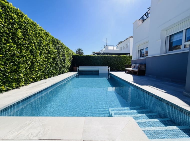 2 bedroom Villa for sale in La Torre Golf Resort with pool - € 295,000 (Ref: 9833164)