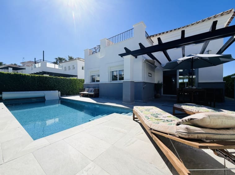 2 bedroom Villa for sale in La Torre Golf Resort with pool - € 295,000 (Ref: 9833164)