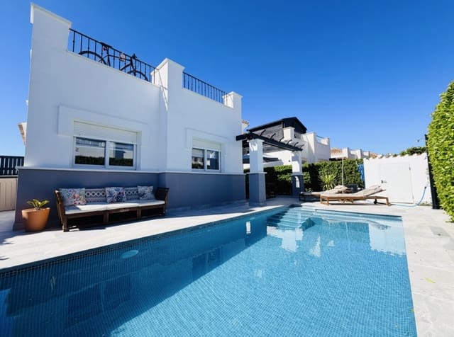 2 soveværelse Villa til salg i La Torre Golf Resort, Torre-Pacheco med swimmingpool - € 295.000 (Ref: 9833164)