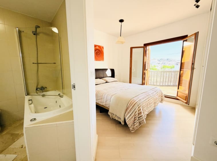 Apartamento de 2 habitaciones en El Valle Golf Resort en venta con piscina - 189.000 € (Ref: 9850827)