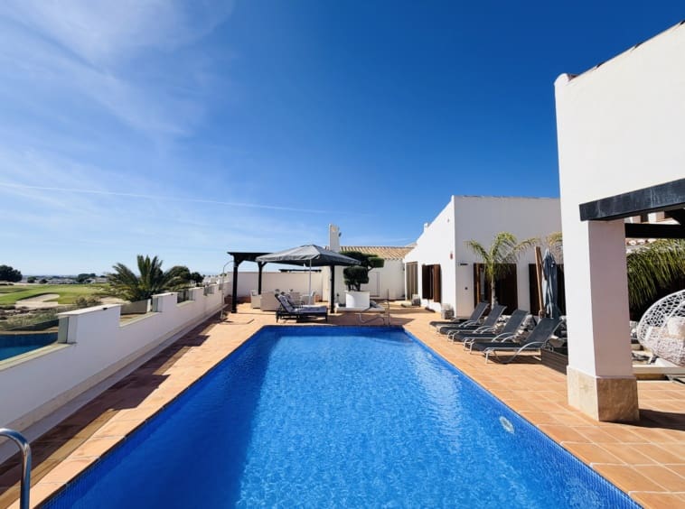 4 soveværelse Villa til salg i El Valle Golf Resort med swimmingpool - € 975.000 (Ref: 9868120)