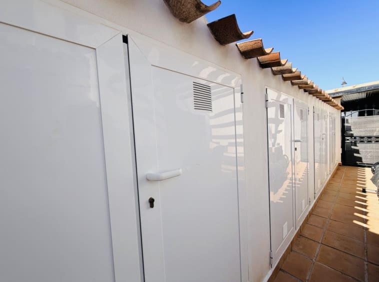 4 soveværelse Villa til salg i El Valle Golf Resort med swimmingpool - € 975.000 (Ref: 9868120)