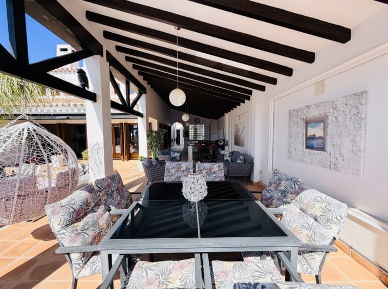 4 soveværelse Villa til salg i El Valle Golf Resort med swimmingpool - € 975.000 (Ref: 9868120)