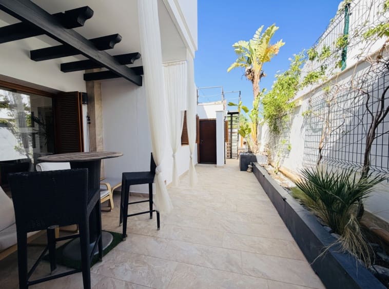 4 soveværelse Villa til salg i El Valle Golf Resort med swimmingpool - € 975.000 (Ref: 9868120)