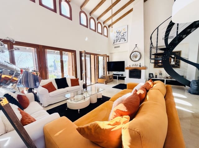 4 soveværelse Villa til salg i El Valle Golf Resort, Murcia by med swimmingpool - € 975.000 (Ref: 9868120)