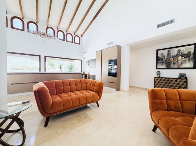 4 makuuhuone Huvila myytävänä paikassa El Valle Golf Resort, Murcia kaupunki mukana uima-altaan - 850 000 € (Ref: 9883900)
