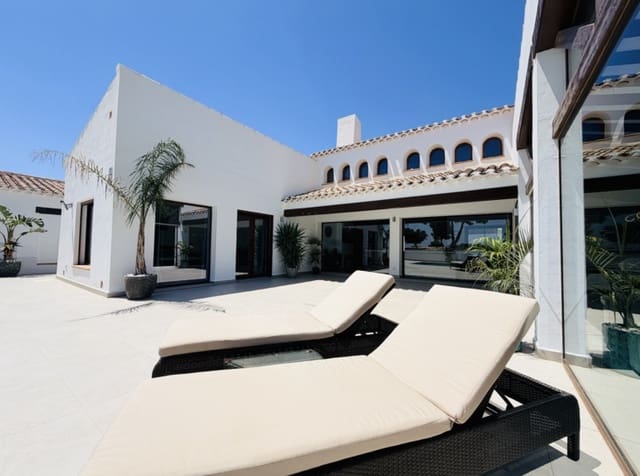 4 makuuhuone Huvila myytävänä paikassa El Valle Golf Resort, Murcia kaupunki mukana uima-altaan - 850 000 € (Ref: 9883900)