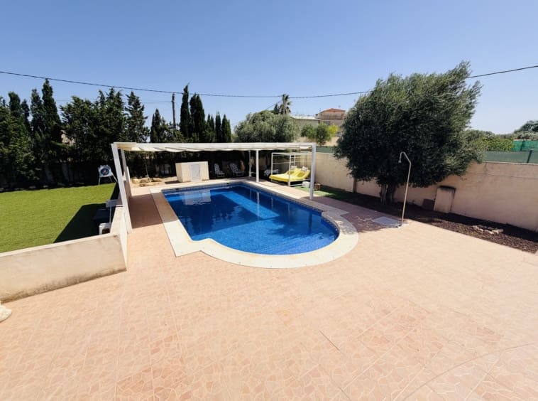 3 Zimmer Villa zu verkaufen in Valle del Sol mit Pool - 250.000 € (Ref: 9930044)