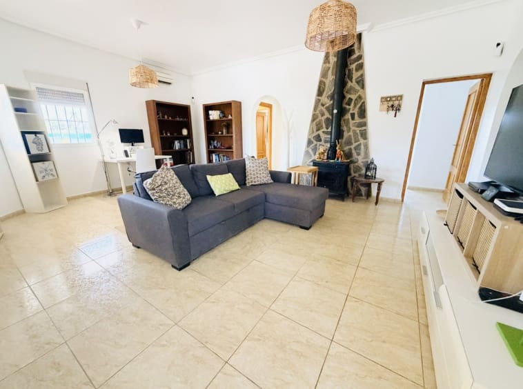 3 Zimmer Villa zu verkaufen in Valle del Sol mit Pool - 250.000 € (Ref: 9930044)