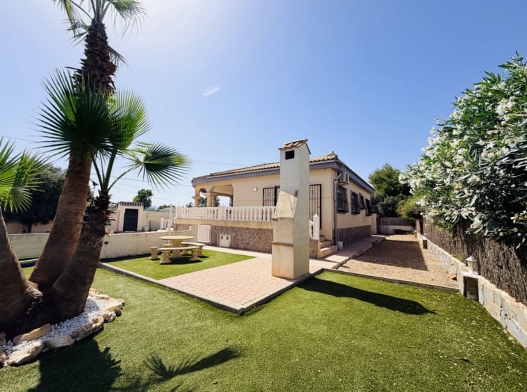 3 Zimmer Villa zu verkaufen in Valle del Sol mit Pool - 250.000 € (Ref: 9930044)