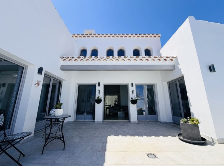 4 soverom Villa til salgs i El Valle Golf Resort med svømmebasseng - € 550 000 (Ref: 9950905)