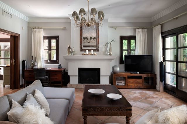 Chalet de 5 habitaciones en Marbella en alquiler con piscina garaje - 15.000 € (Ref: 6332243)