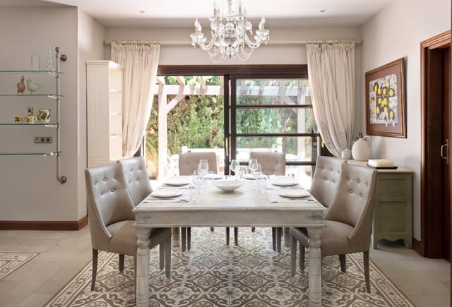 Chalet de 5 habitaciones en Marbella en alquiler con piscina garaje - 15.000 € (Ref: 6332243)