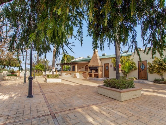 Hotel te koop in Coín met garage - € 1.575.000 (Ref: 6864194)