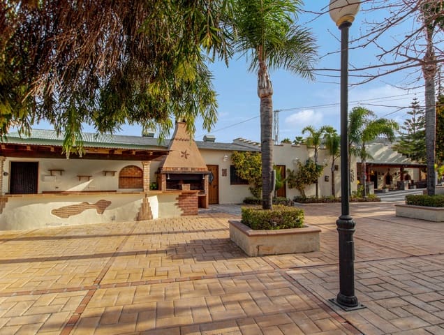 Hotel te koop in Coín met garage - € 1.575.000 (Ref: 6864194)