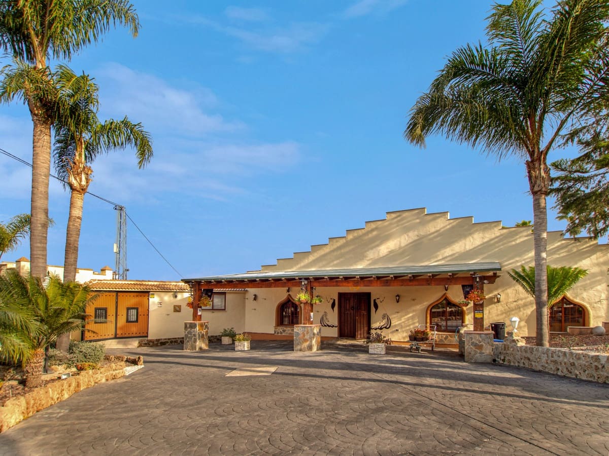 Hotel for sale in Coin with garage - € 1,575,000 (Ref: 6864194)