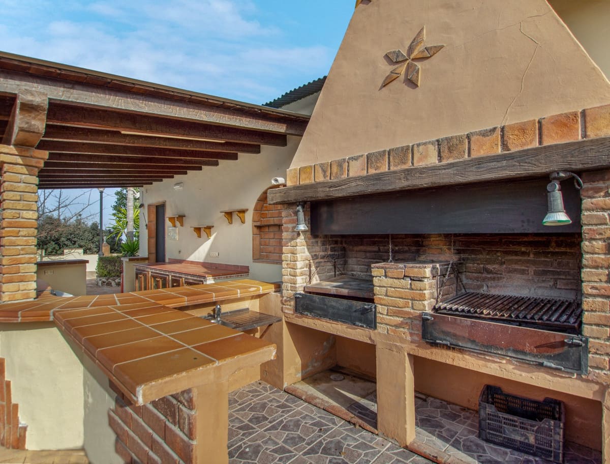 Hotel for sale in Coin with garage - € 1,575,000 (Ref: 6864194)