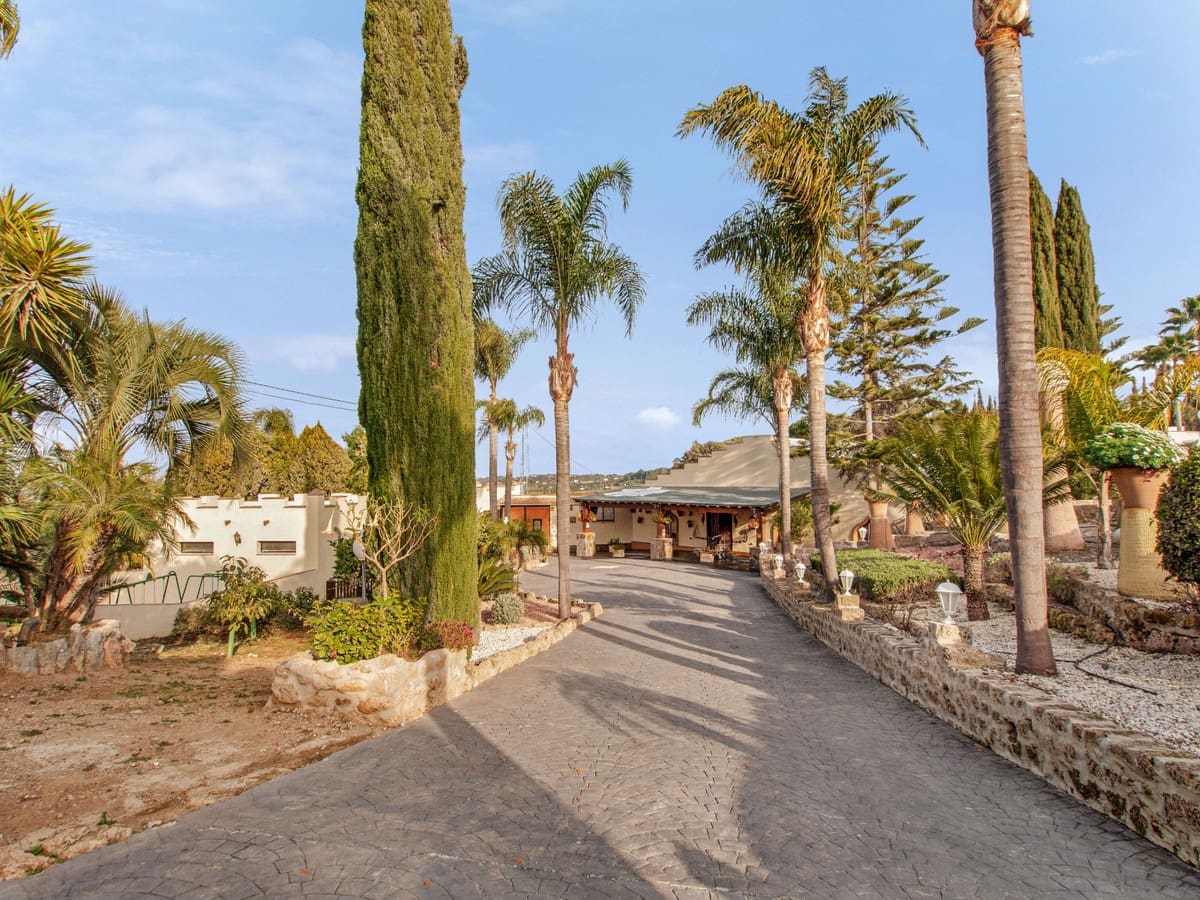 Hotel for sale in Coin with garage - € 1,575,000 (Ref: 6864194)