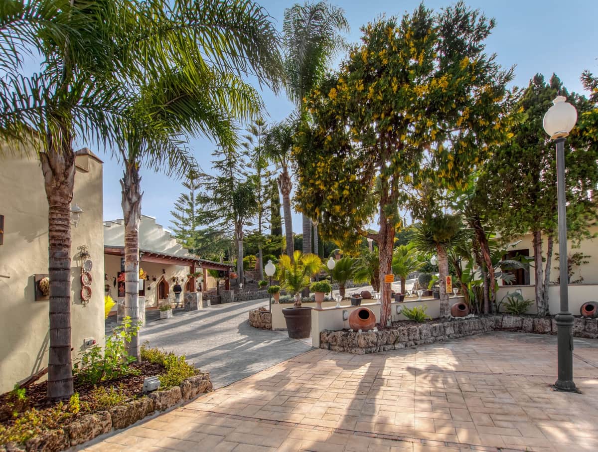 Hotel for sale in Coin with garage - € 1,575,000 (Ref: 6864194)