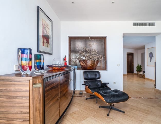 Ático de 2 habitaciones en Marbella en venta con piscina garaje - 1.200.000 € (Ref: 6993164)