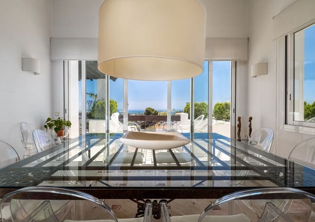 Ático de 2 habitaciones en Marbella en venta con piscina garaje - 1.200.000 € (Ref: 6993164)