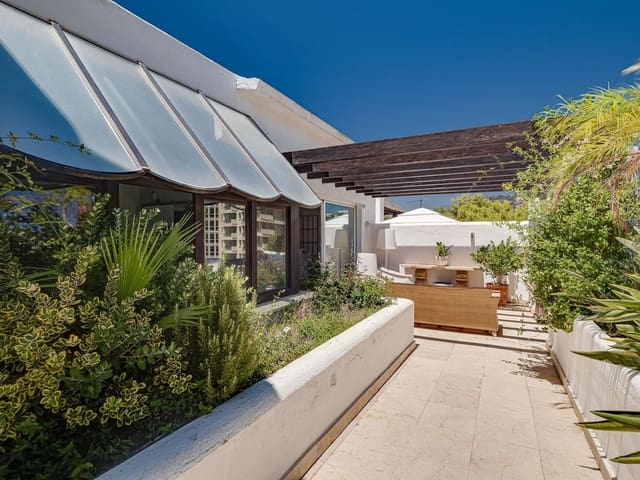 Ático de 2 habitaciones en Marbella en venta con piscina garaje - 1.200.000 € (Ref: 6993164)