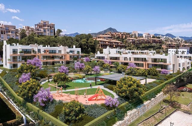 3 chambre Penthouse à vendre à Atalaya-Isdabe, Estepona avec piscine garage - 803 000 € (Ref: 7056093)