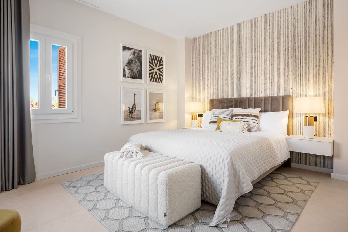 3 bedroom Penthouse for sale in Nueva Andalucia with pool garage - € 2,295,000 (Ref: 7887141)