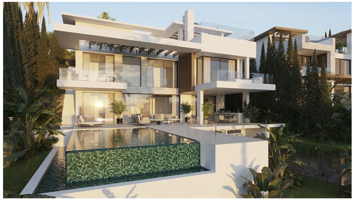 3 bedroom Villa for sale in New Golden Mile with pool garage - € 2,650,000 (Ref: 8182131)