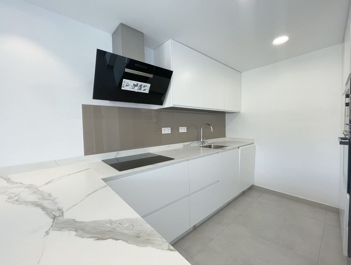 3 bedroom Townhouse for sale in Fuengirola with pool - € 499,000 (Ref: 8777593)