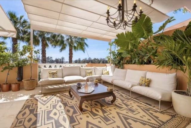 4 quarto Penthouse para venda em Estepona com piscina garagem - 1 190 000 € (Ref: 8780749)