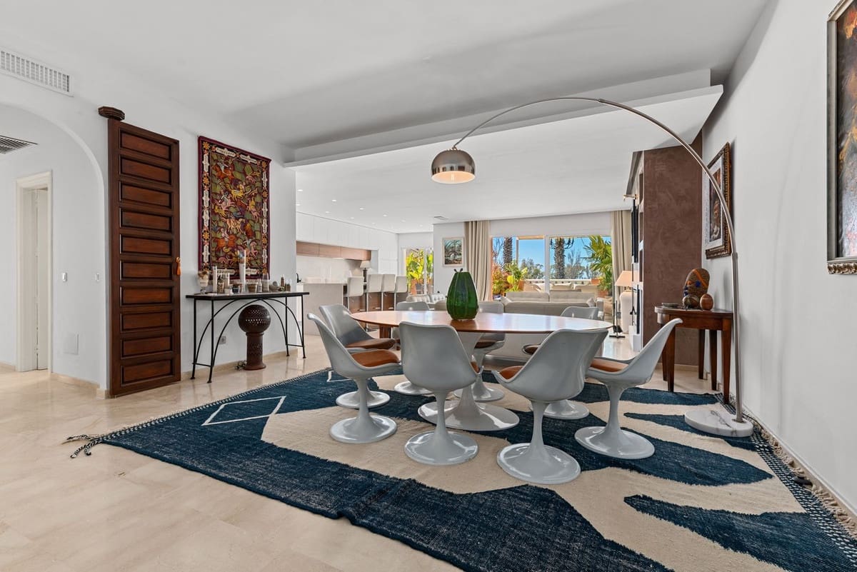 4 sovrum Takvåning till salu i Estepona med pool garage - 1 190 000 € (Ref: 8780749)