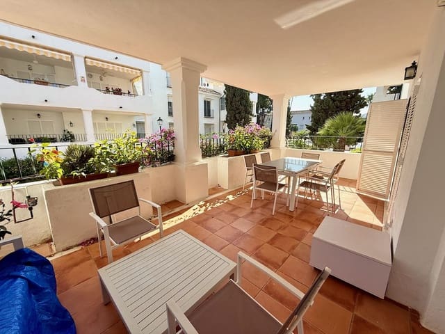Apartamento de 2 habitaciones en New Golden Mile, Estepona en venta con piscina garaje - 455.000 € (Ref: 8824309)