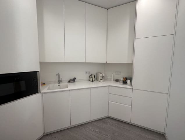 Escritório para arrendar em Puerto Banus, Marbella - 650 € (Ref: 9388465)