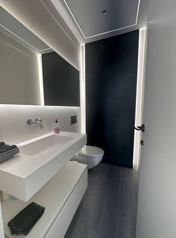 Kontor til leje i Puerto Banus, Marbella - € 650 (Ref: 9388465)